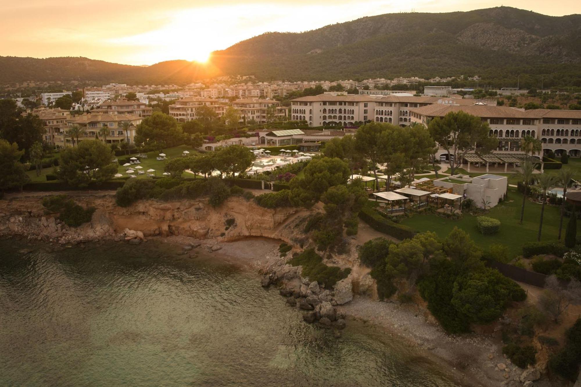The St. Regis Mardavall Mallorca Resort Пальма Нова Экстерьер фото